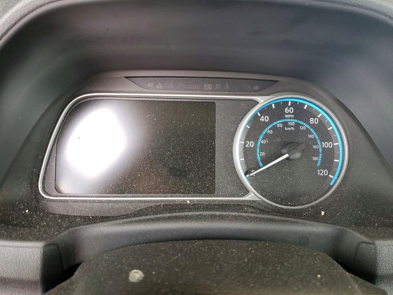 2023 NISSAN LEAF S photo 9
