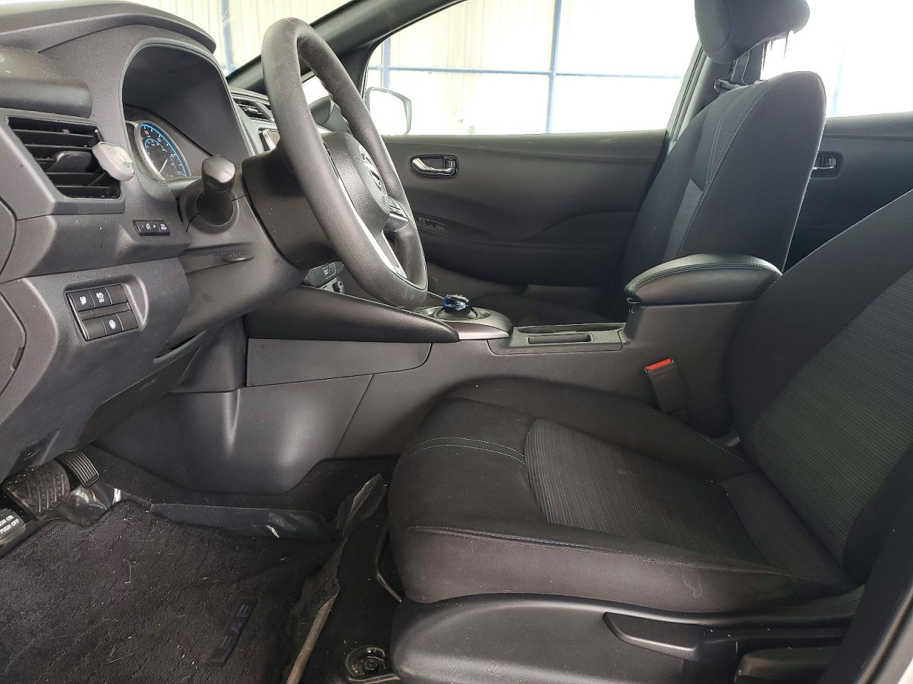2023 NISSAN LEAF S photo 7