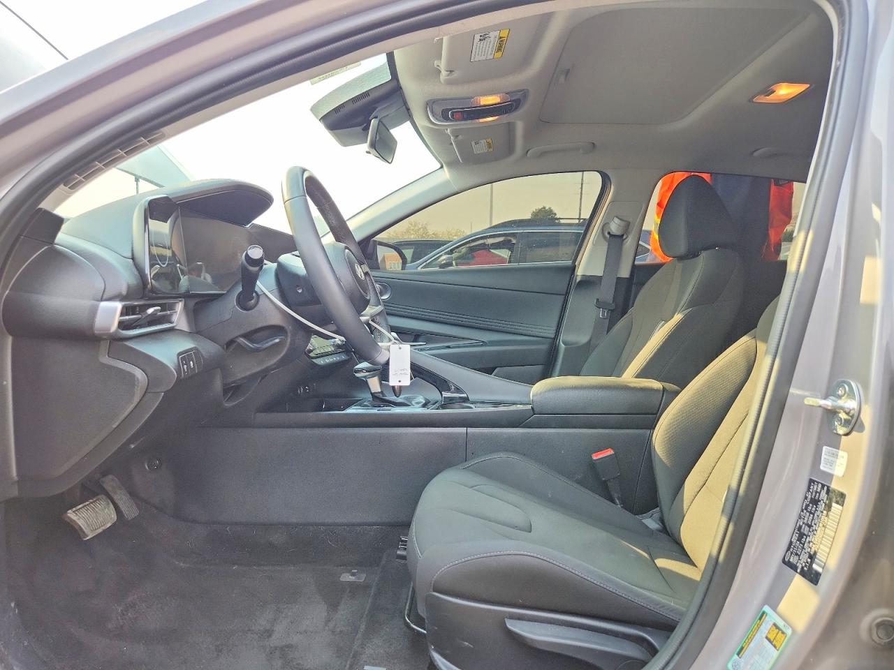 2024 HYUNDAI ELANTRA SEL photo 13