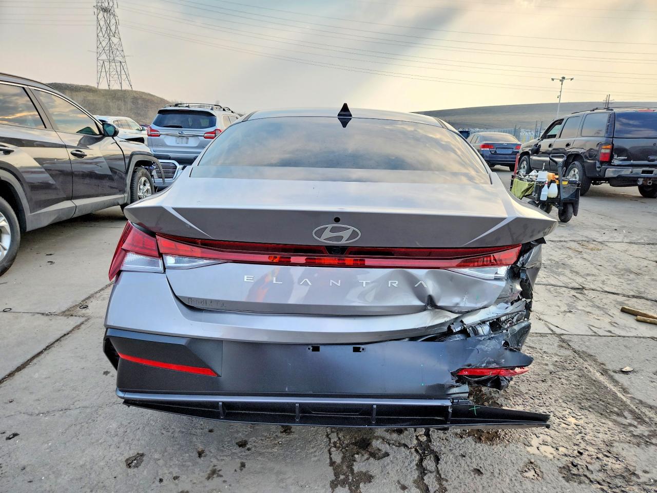 2024 HYUNDAI ELANTRA SEL photo 11