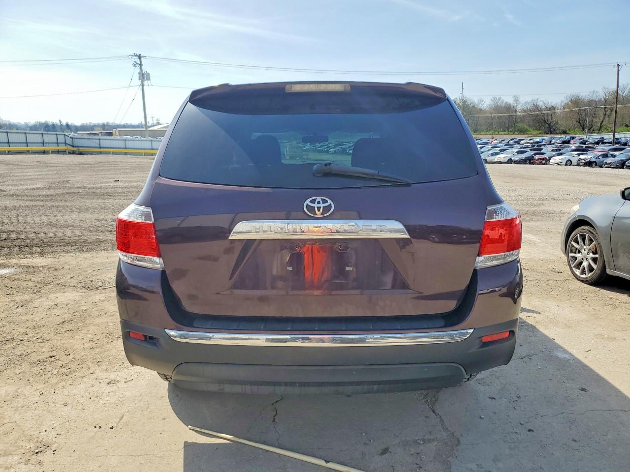 2012 TOYOTA HIGHLANDER BASE photo 16