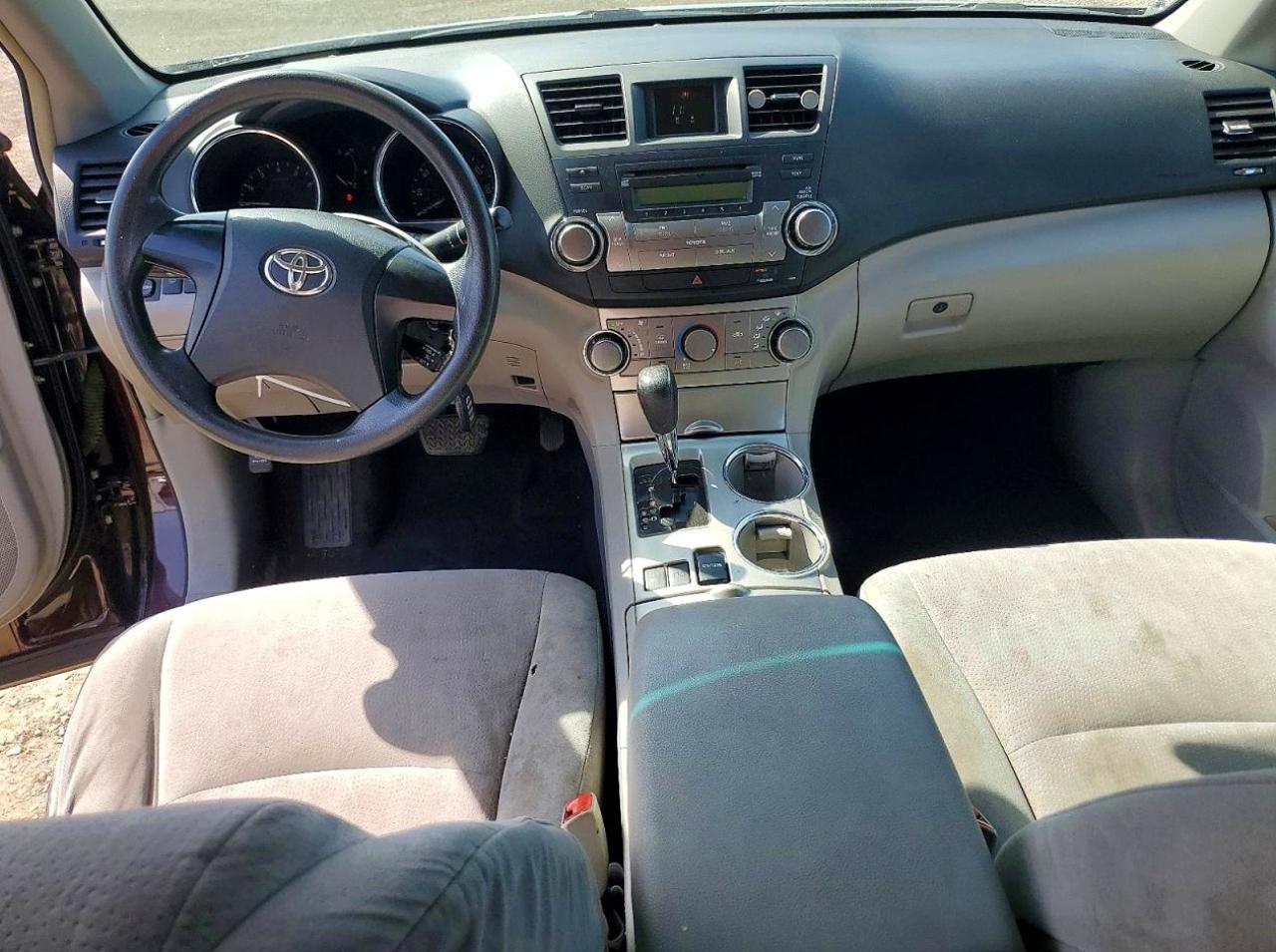 2012 TOYOTA HIGHLANDER BASE photo 22