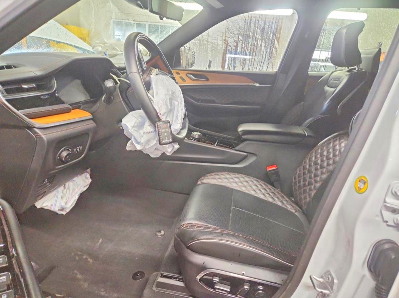 2023 JEEP GRAND CHEROKEE L SUMMIT photo 19