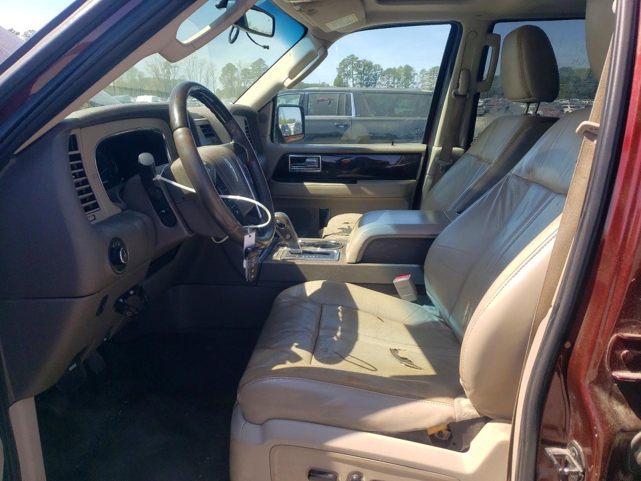 2015 LINCOLN NAVIGATOR photo 7