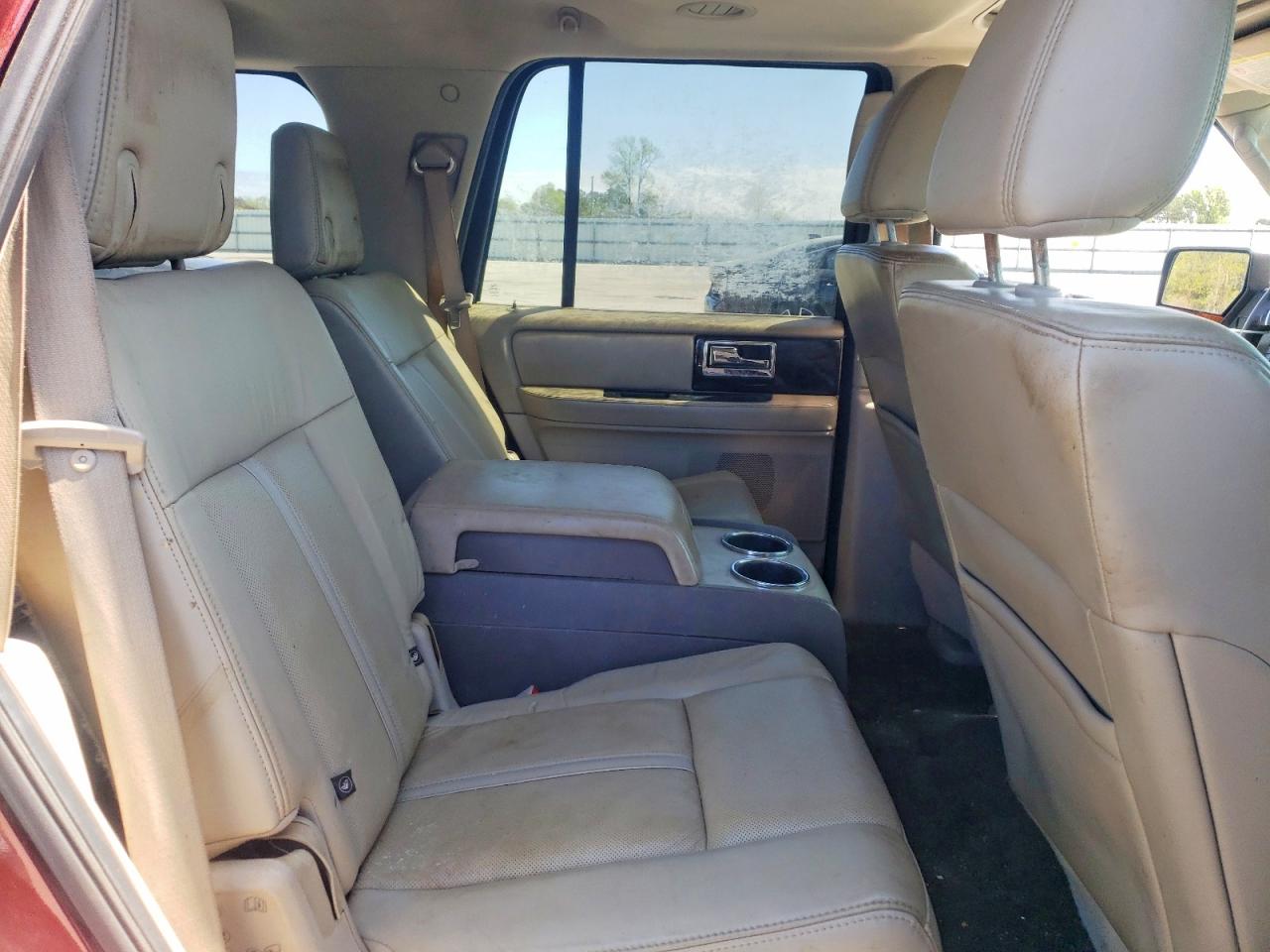 2015 LINCOLN NAVIGATOR photo 11