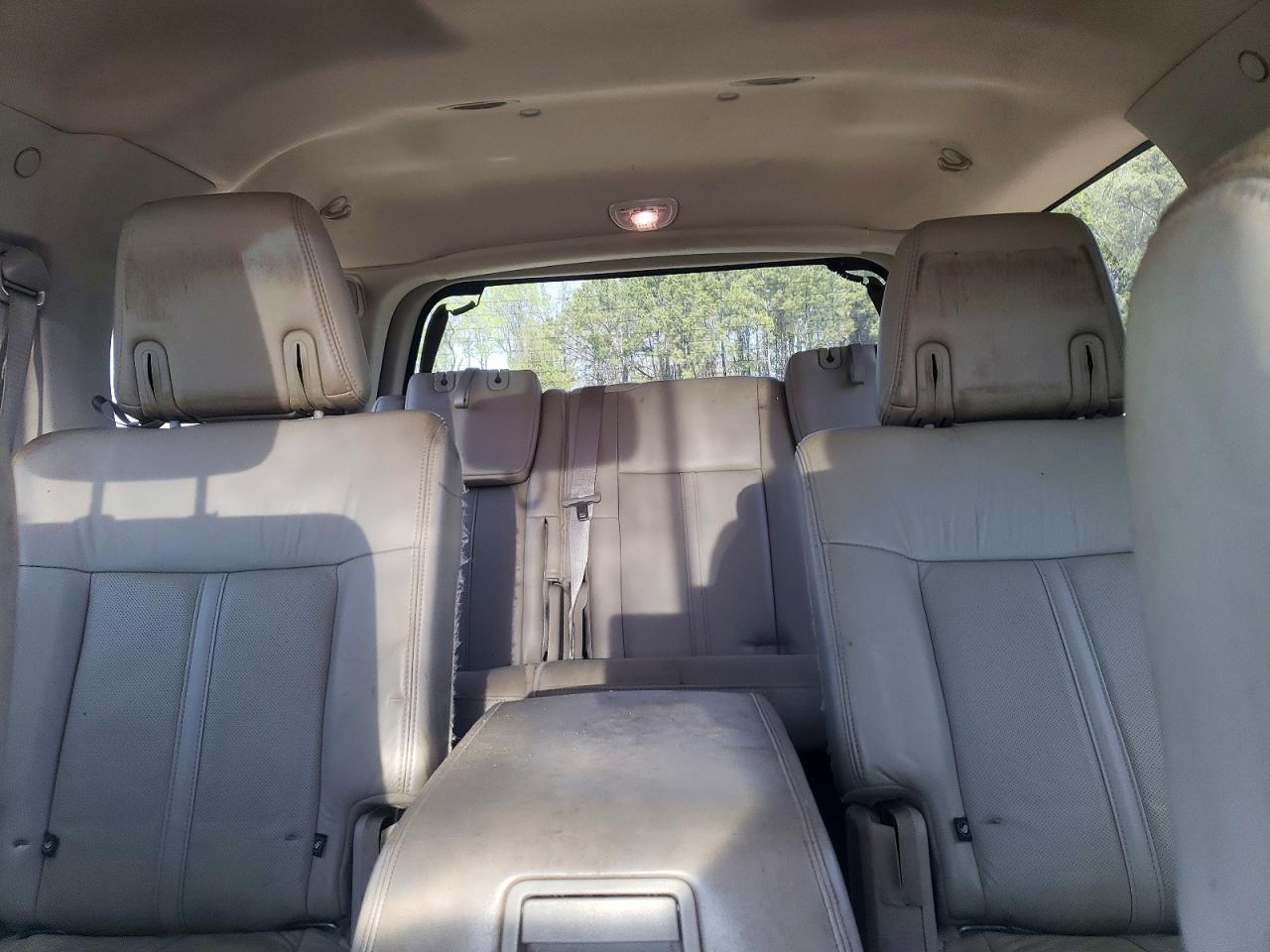 2015 LINCOLN NAVIGATOR photo 10