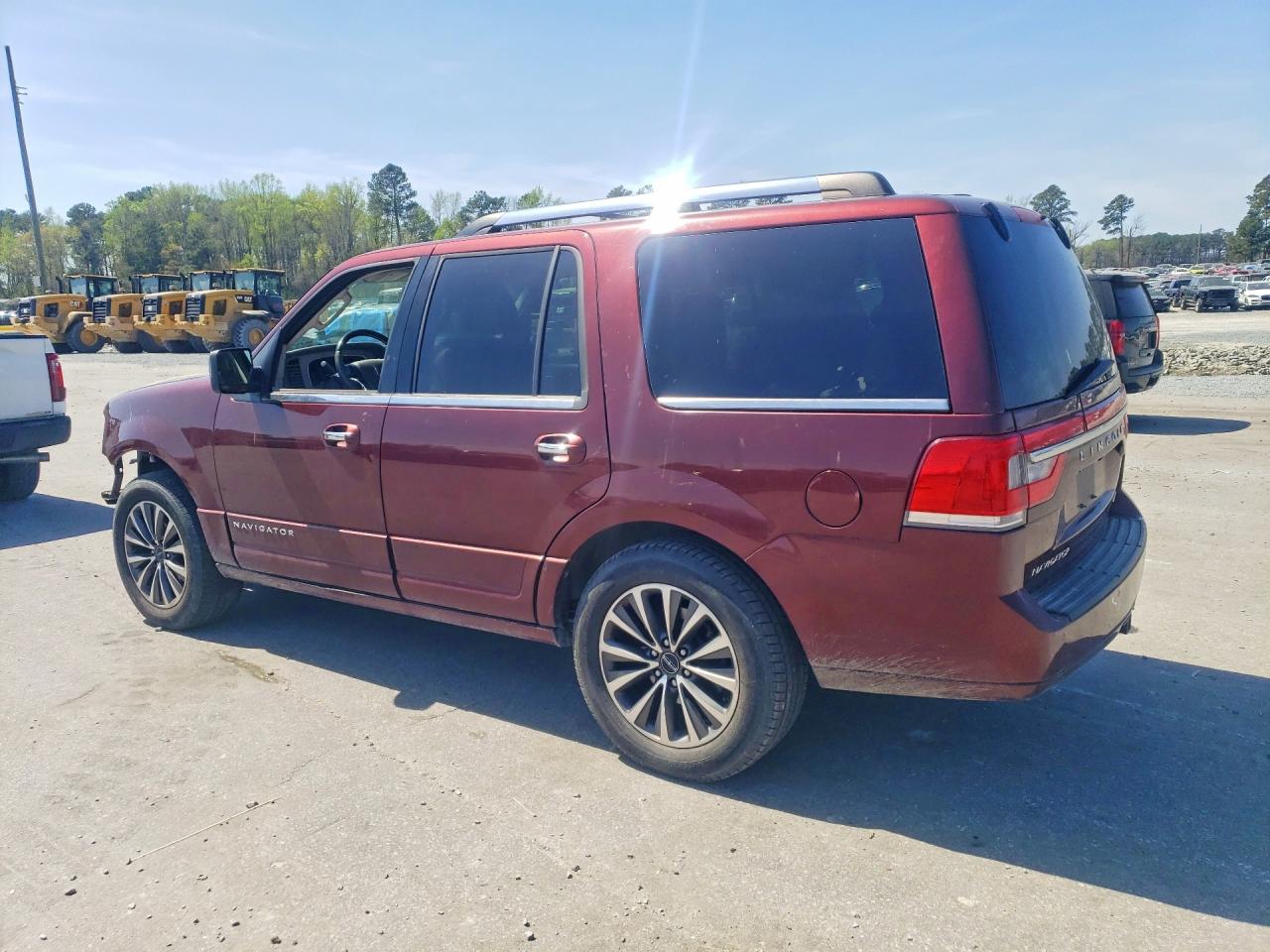 2015 LINCOLN NAVIGATOR photo 2