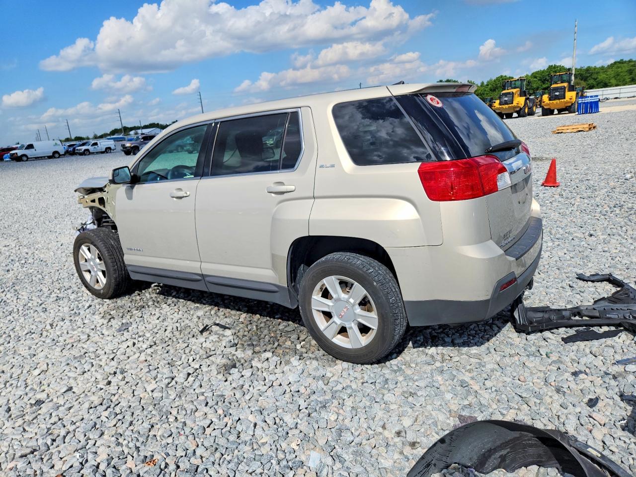 2012 GMC TERRAIN SLE photo 4