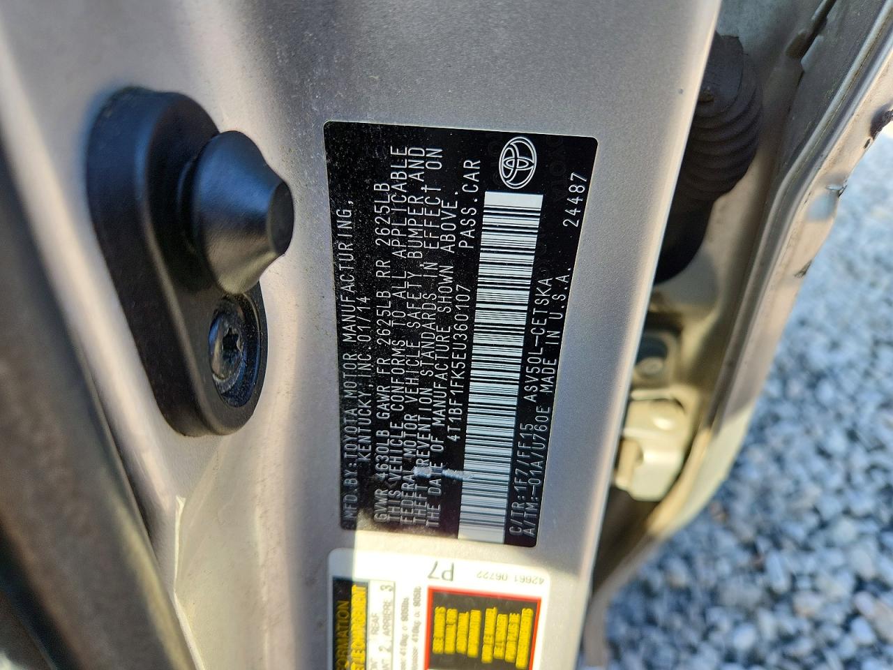 2014 TOYOTA CAMRY SE photo 23