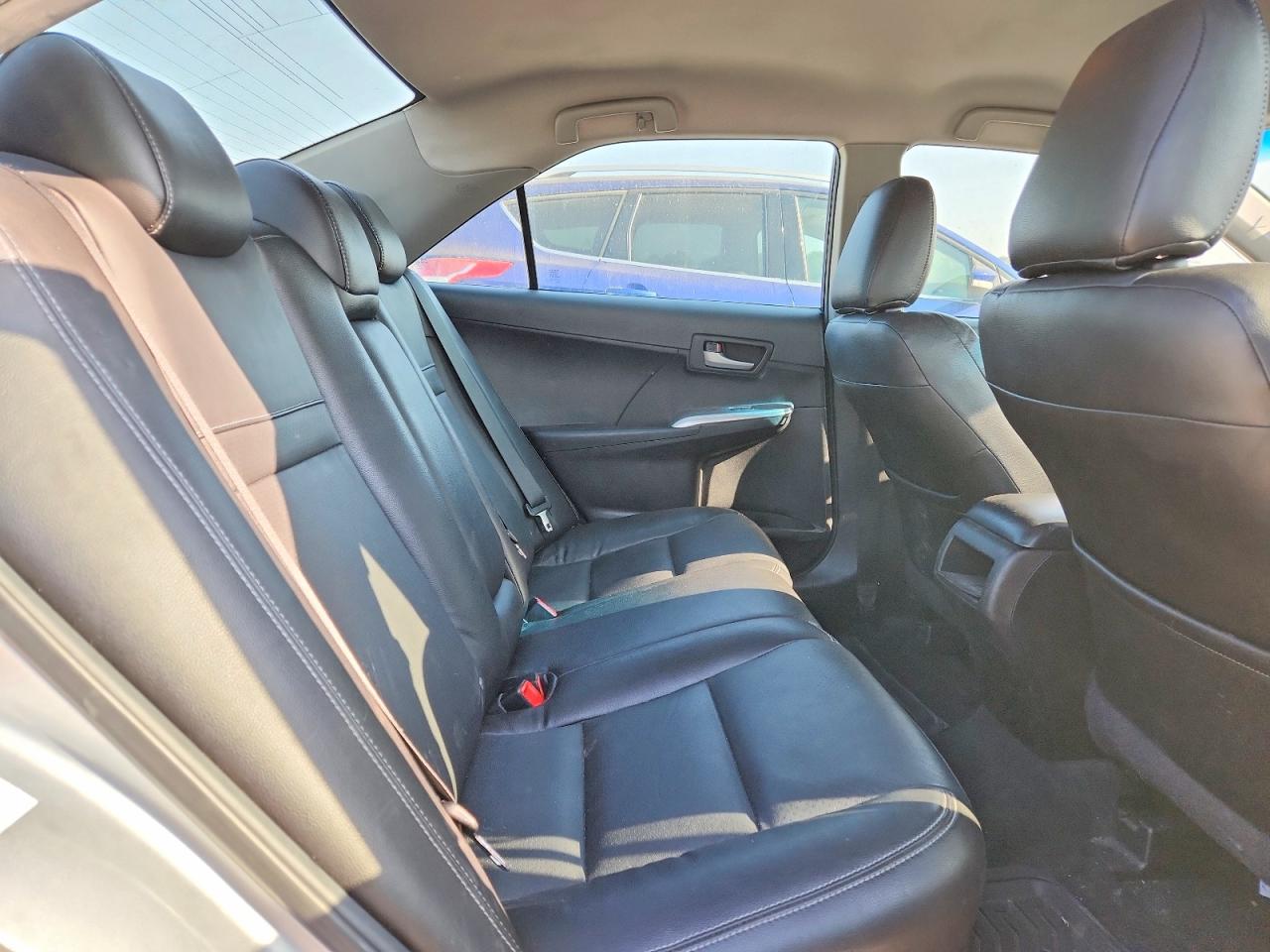 2014 TOYOTA CAMRY SE photo 19