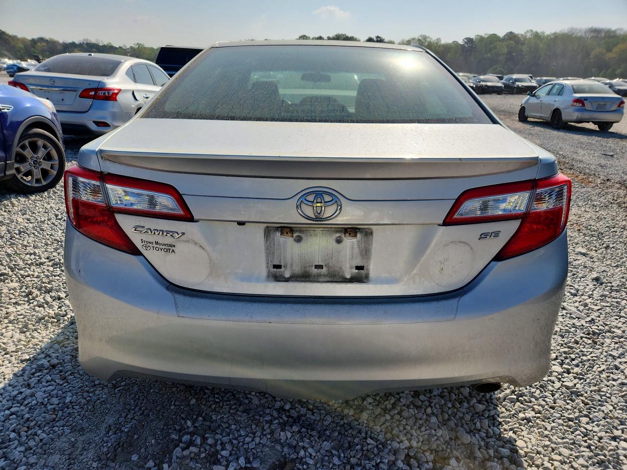 2014 TOYOTA CAMRY SE photo 11
