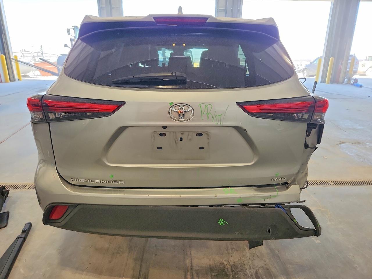 2021 TOYOTA HIGHLANDER L photo 11