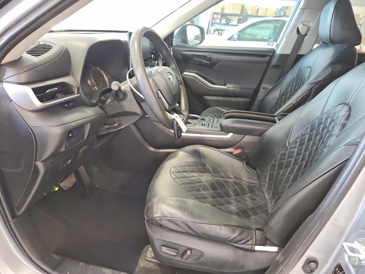 2021 TOYOTA HIGHLANDER L photo 13
