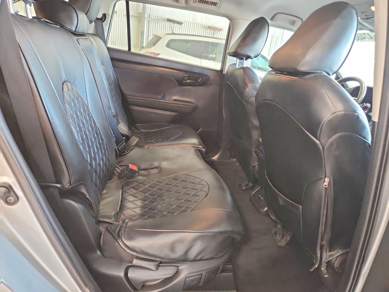 2021 TOYOTA HIGHLANDER L photo 19