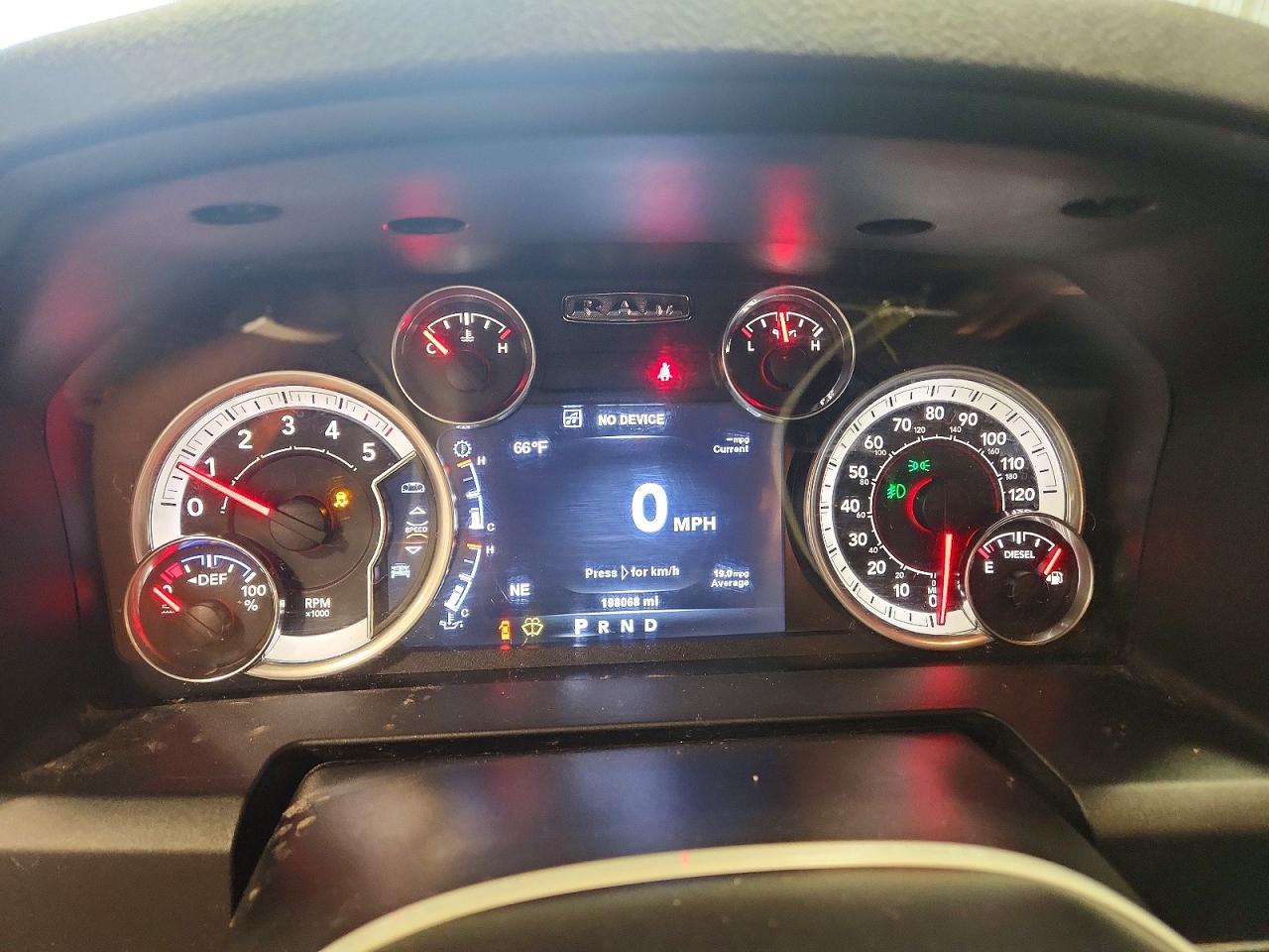 2014 RAM 1500 SLT photo 17
