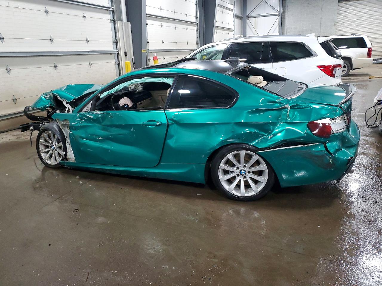 2011 BMW 335 XI photo 2