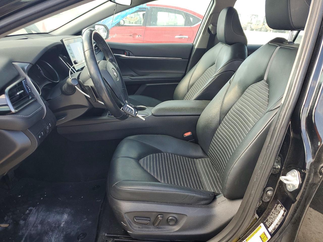 2021 TOYOTA CAMRY SE photo 13