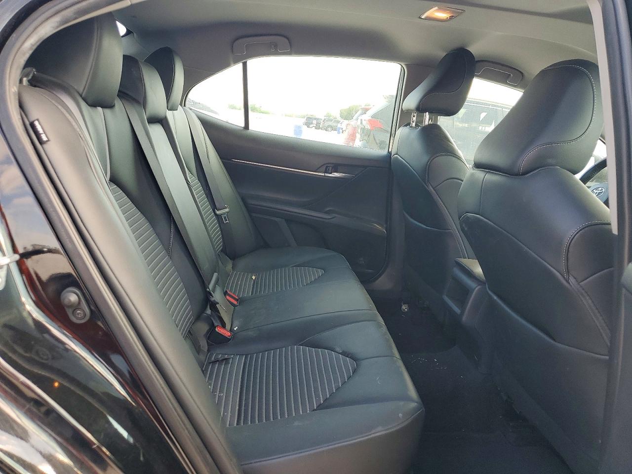 2021 TOYOTA CAMRY SE photo 19