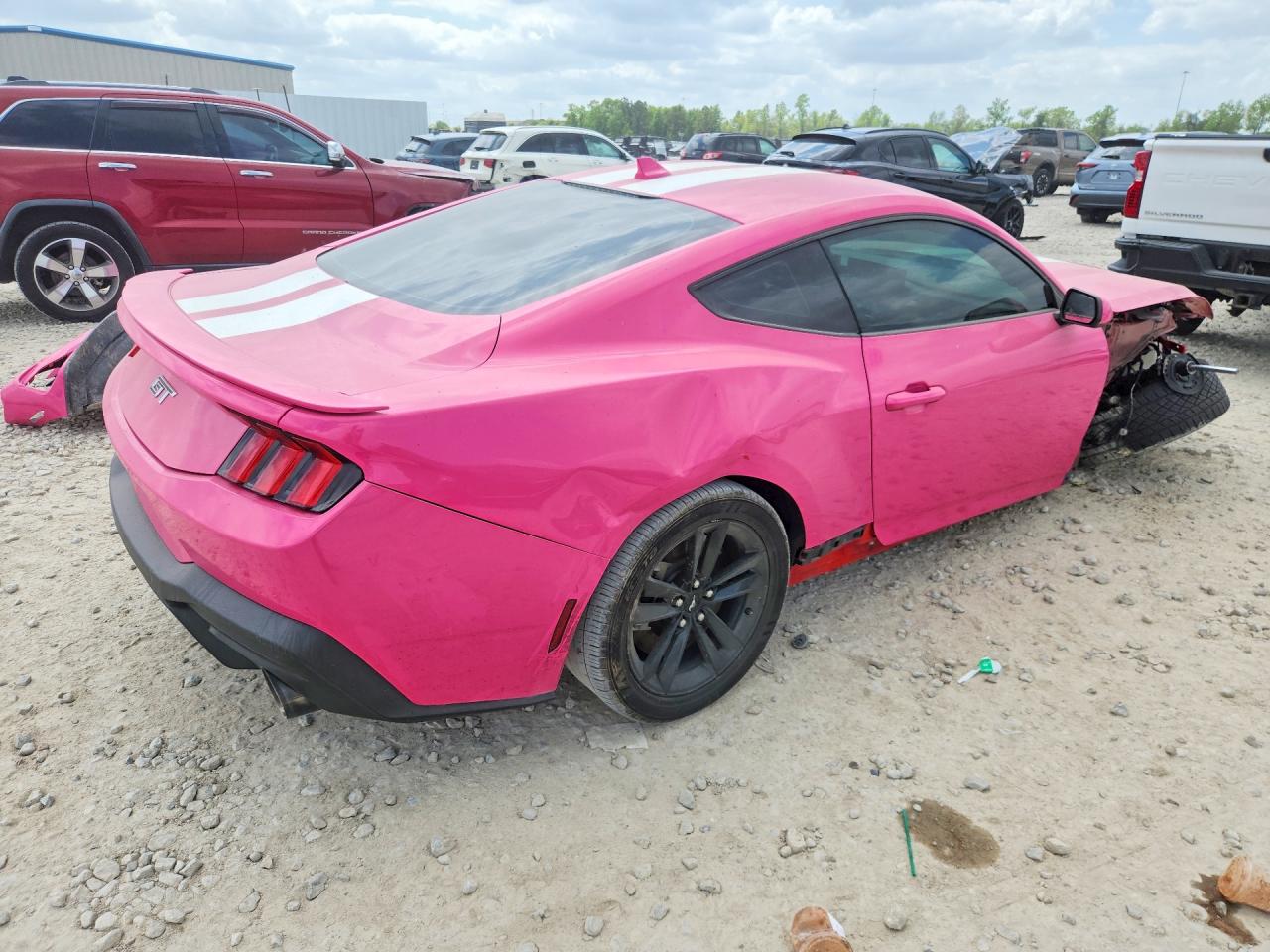 2024 FORD MUSTANG GT photo 3
