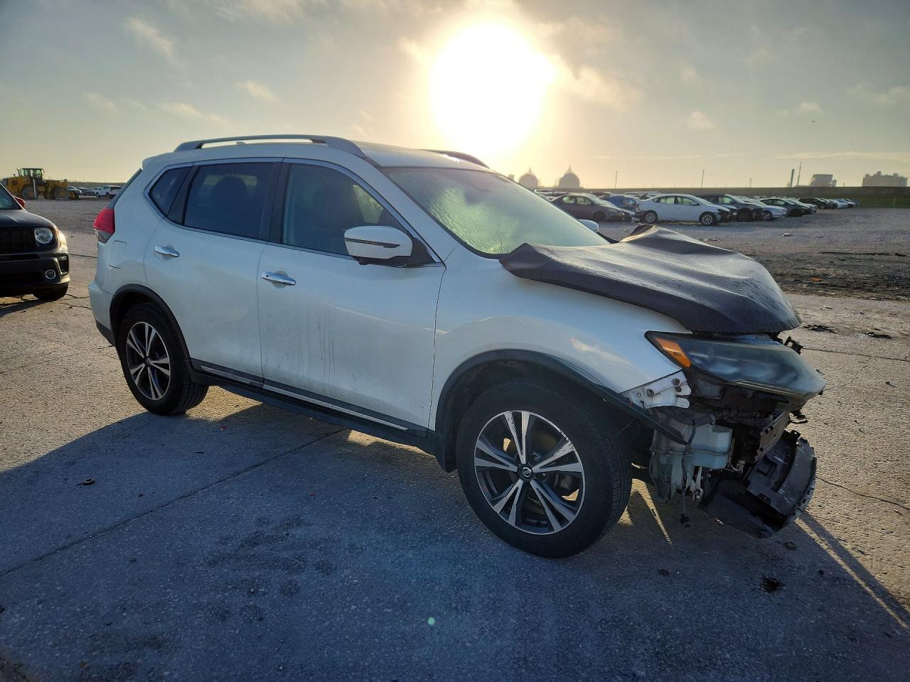2017 NISSAN ROGUE SL photo 4
