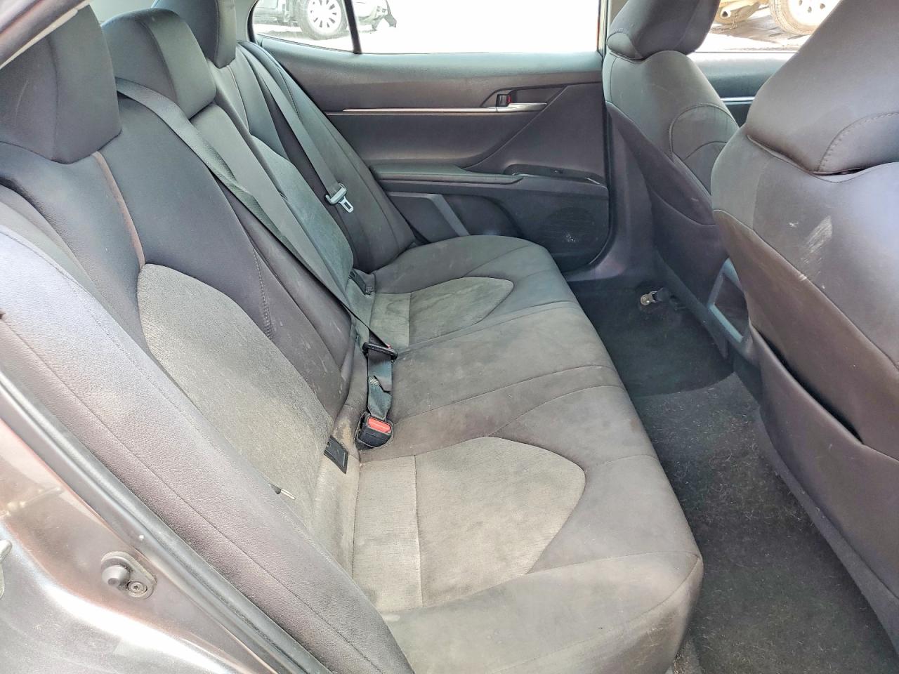 2019 TOYOTA CAMRY LE photo 28
