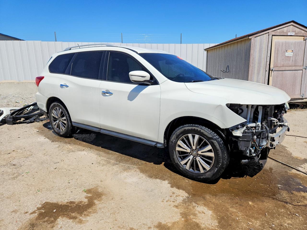 2017 NISSAN PATHFINDER SV photo 4