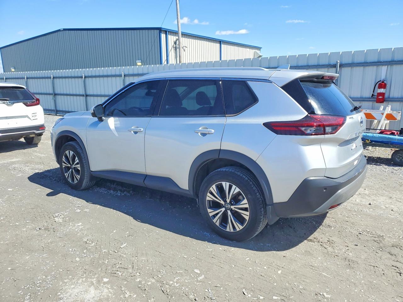 2021 NISSAN ROGUE SV photo 3