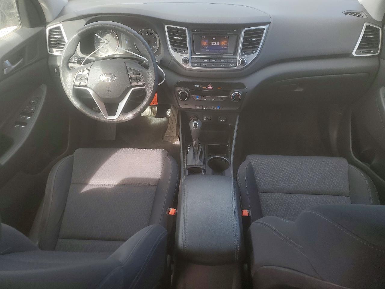 2016 HYUNDAI TUCSON SE photo 8
