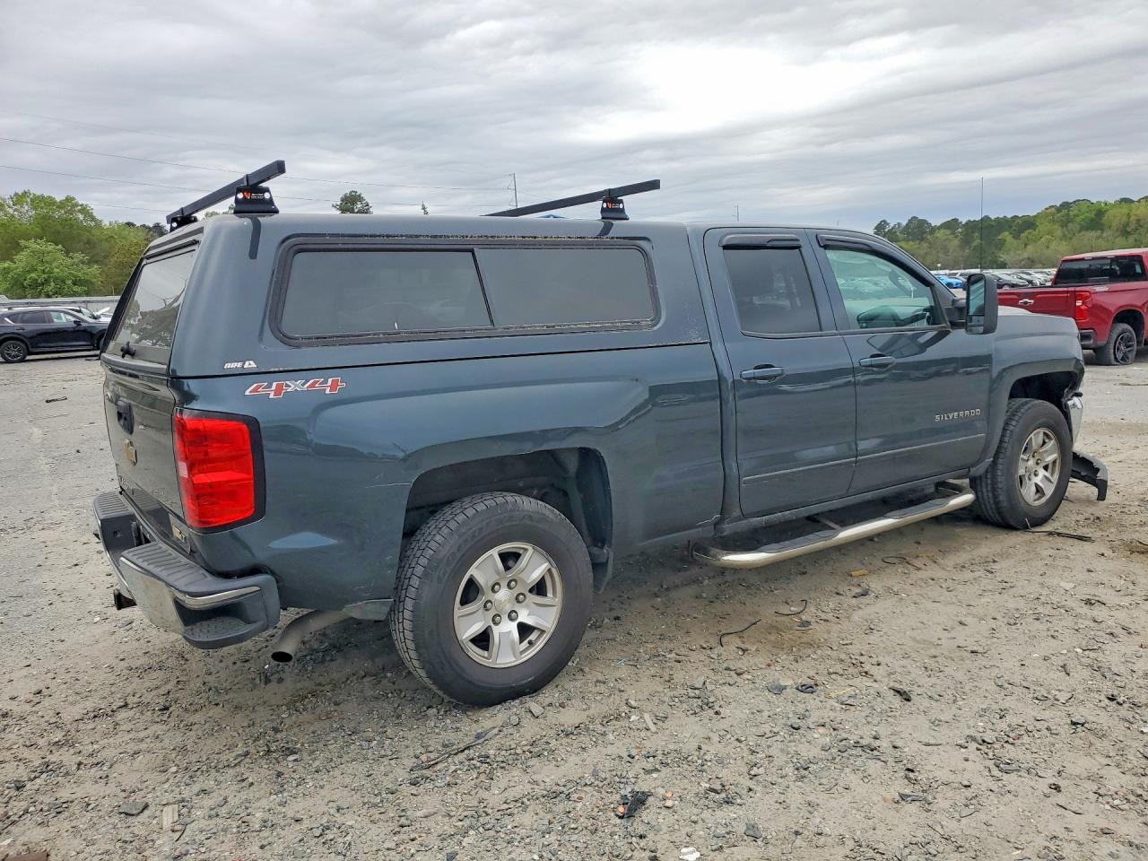 2017 CHEVROLET SILVERADO K1500 LT photo 5
