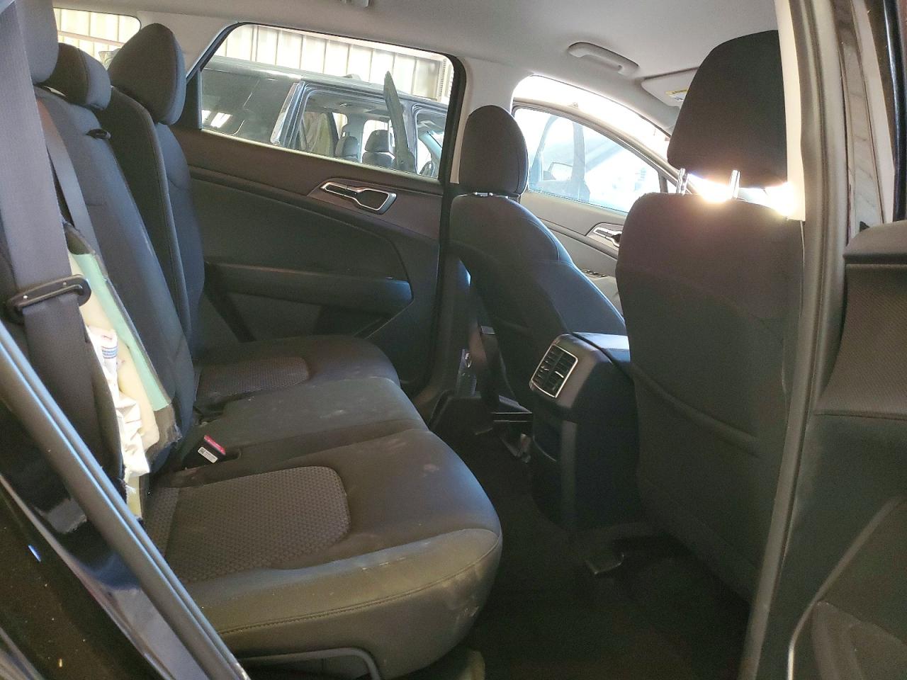 2025 KIA SPORTAGE LX photo 31