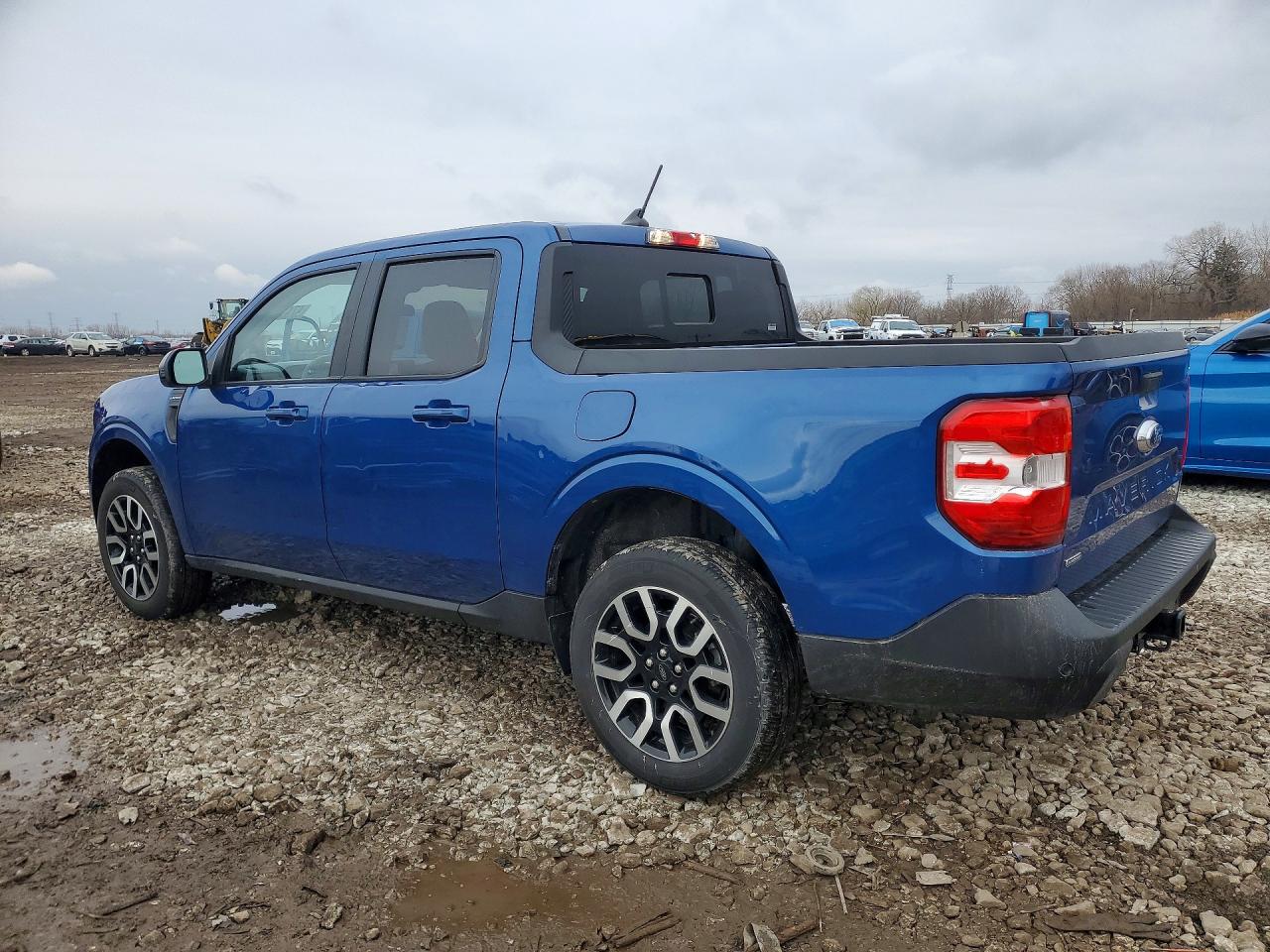 2024 FORD MAVERICK LARIAT photo 2