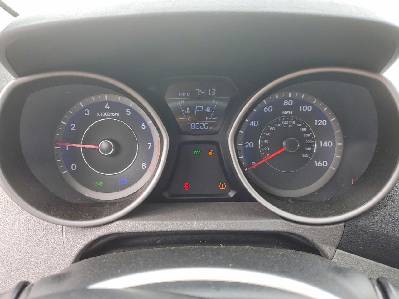 2016 HYUNDAI ELANTRA SE photo 9