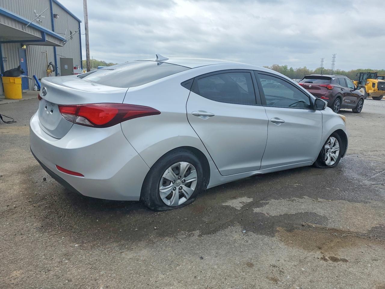2016 HYUNDAI ELANTRA SE photo 3