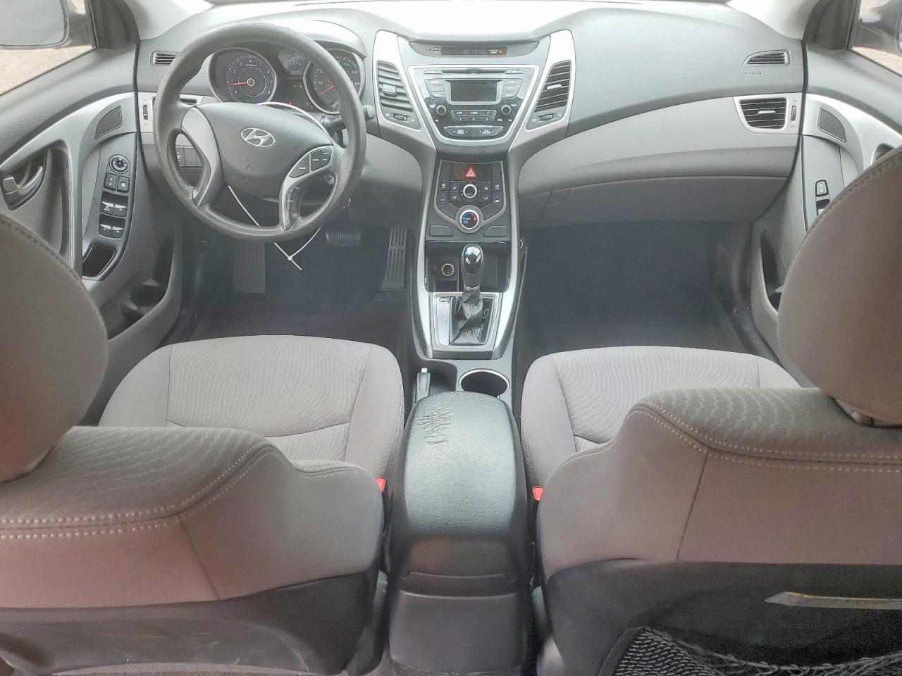 2016 HYUNDAI ELANTRA SE photo 8