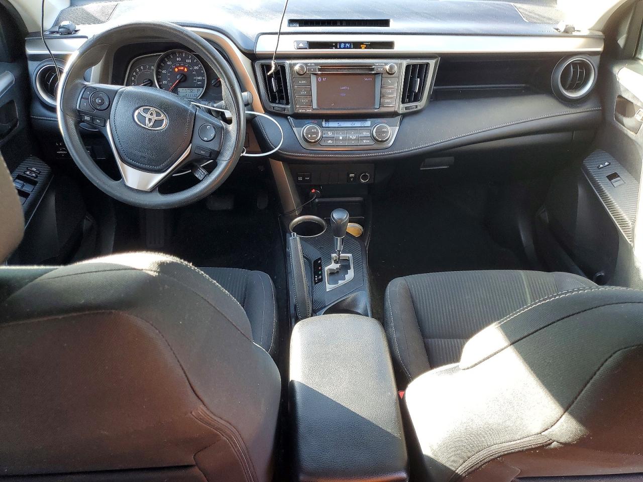 2013 TOYOTA RAV4 XLE photo 8