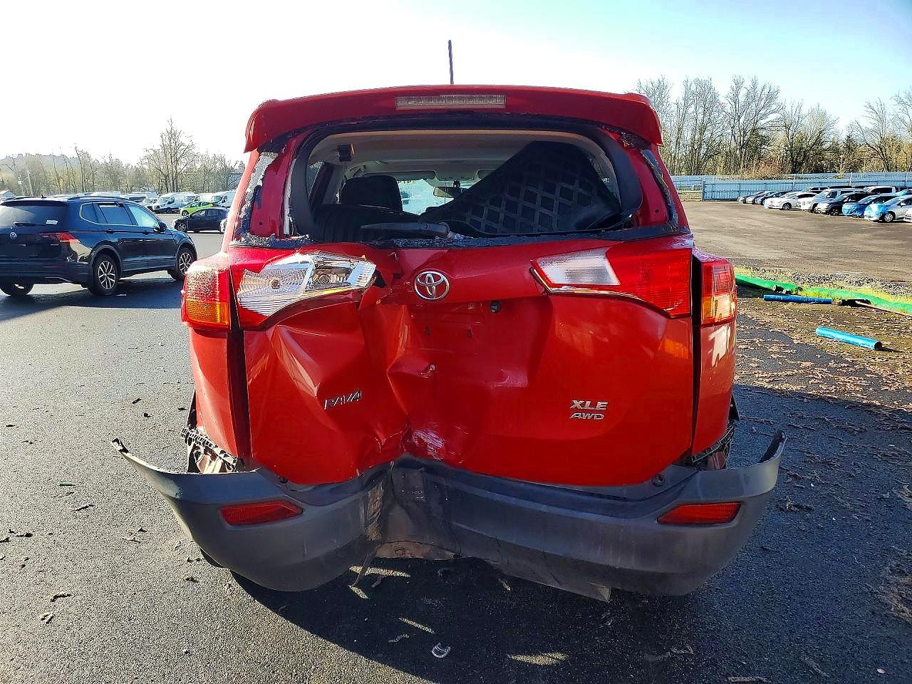 2013 TOYOTA RAV4 XLE photo 6