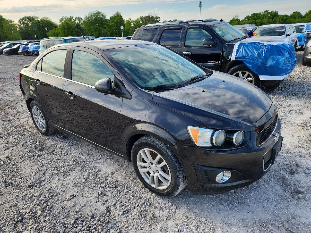 2014 CHEVROLET SONIC LT photo 4