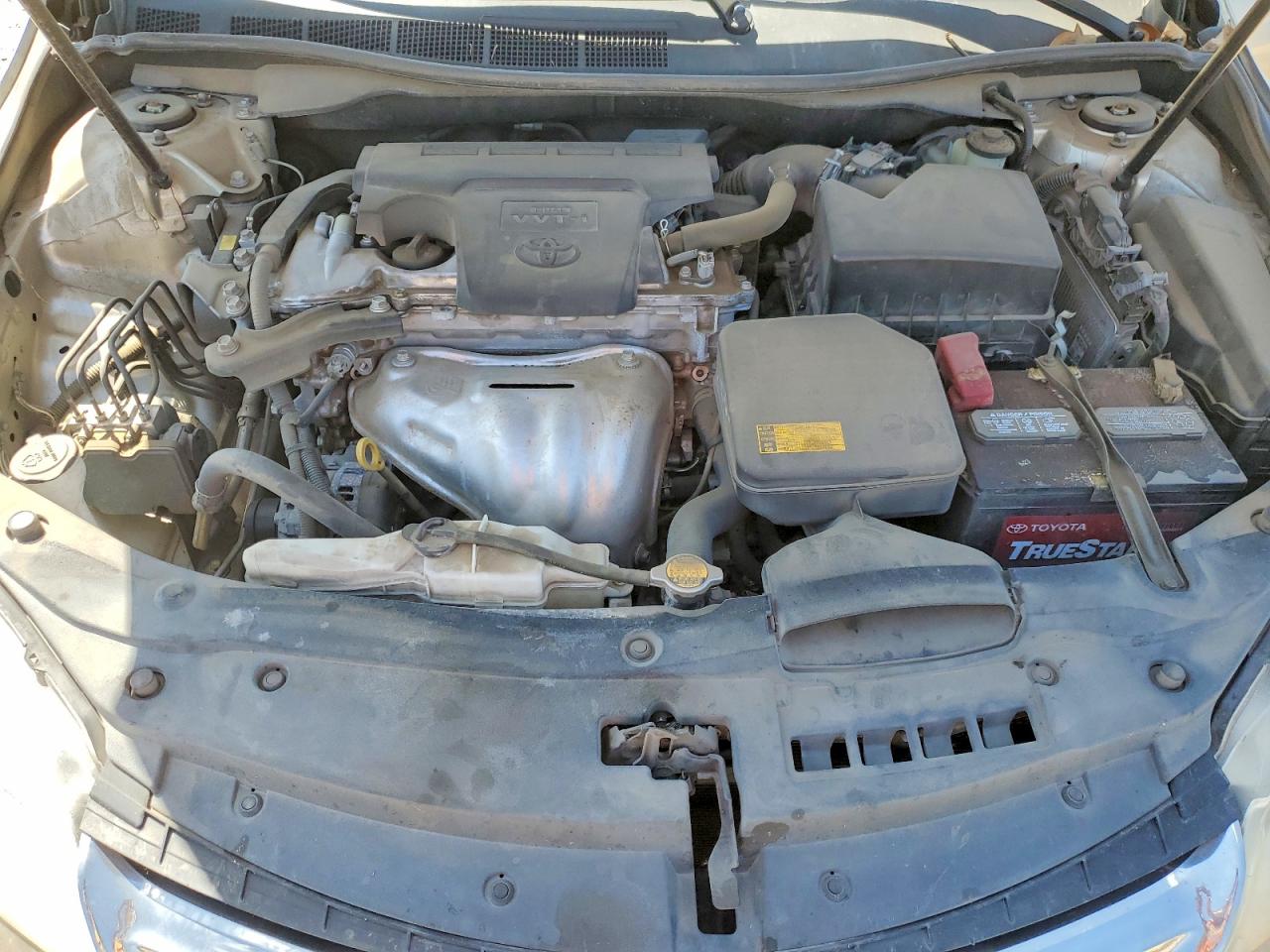 2015 TOYOTA CAMRY LE photo 21