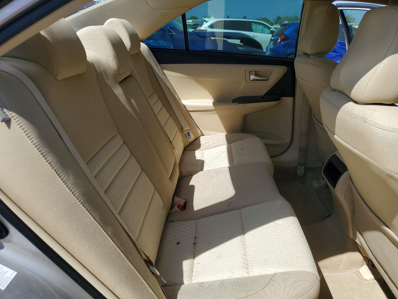 2015 TOYOTA CAMRY LE photo 19