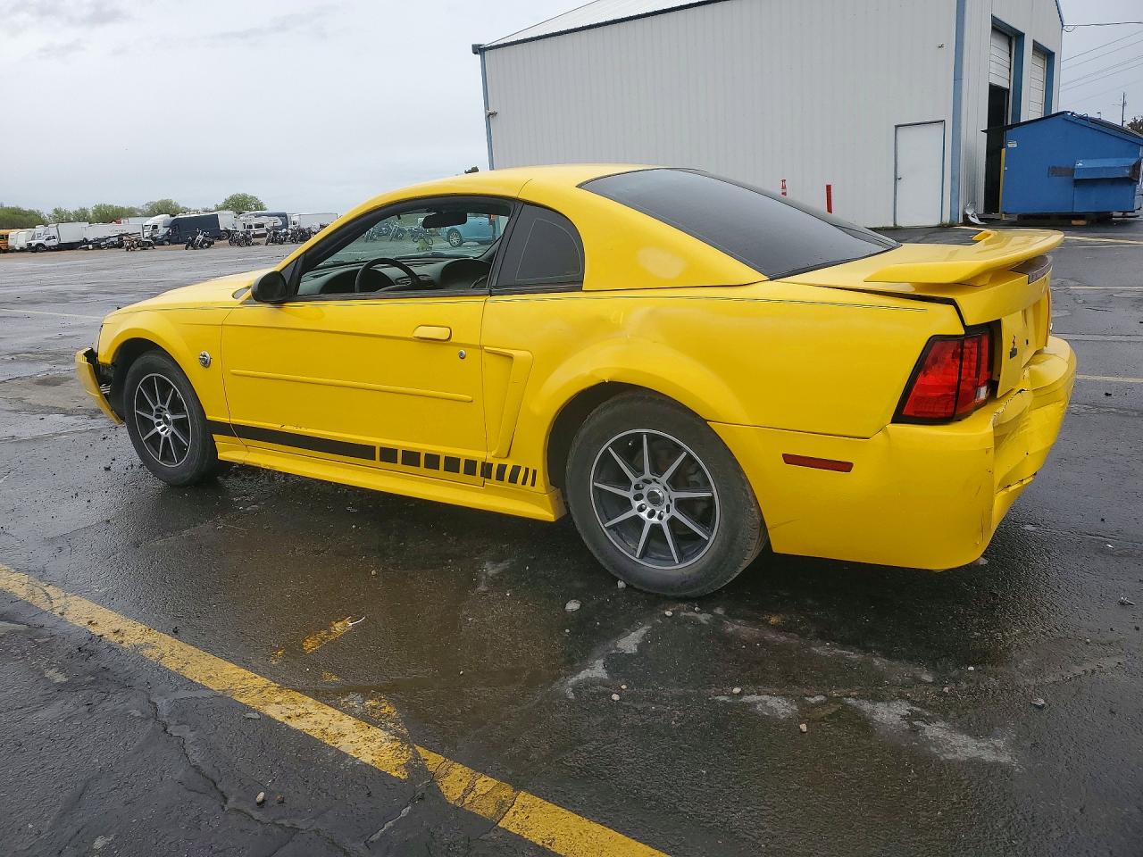 2004 FORD MUSTANG photo 3
