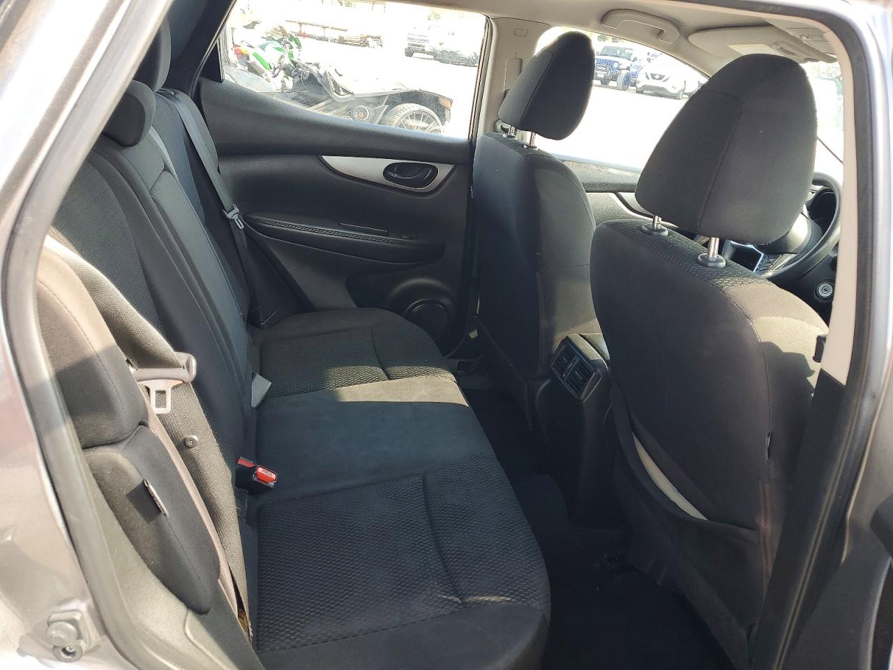 2020 NISSAN ROGUE SPORT S photo 28