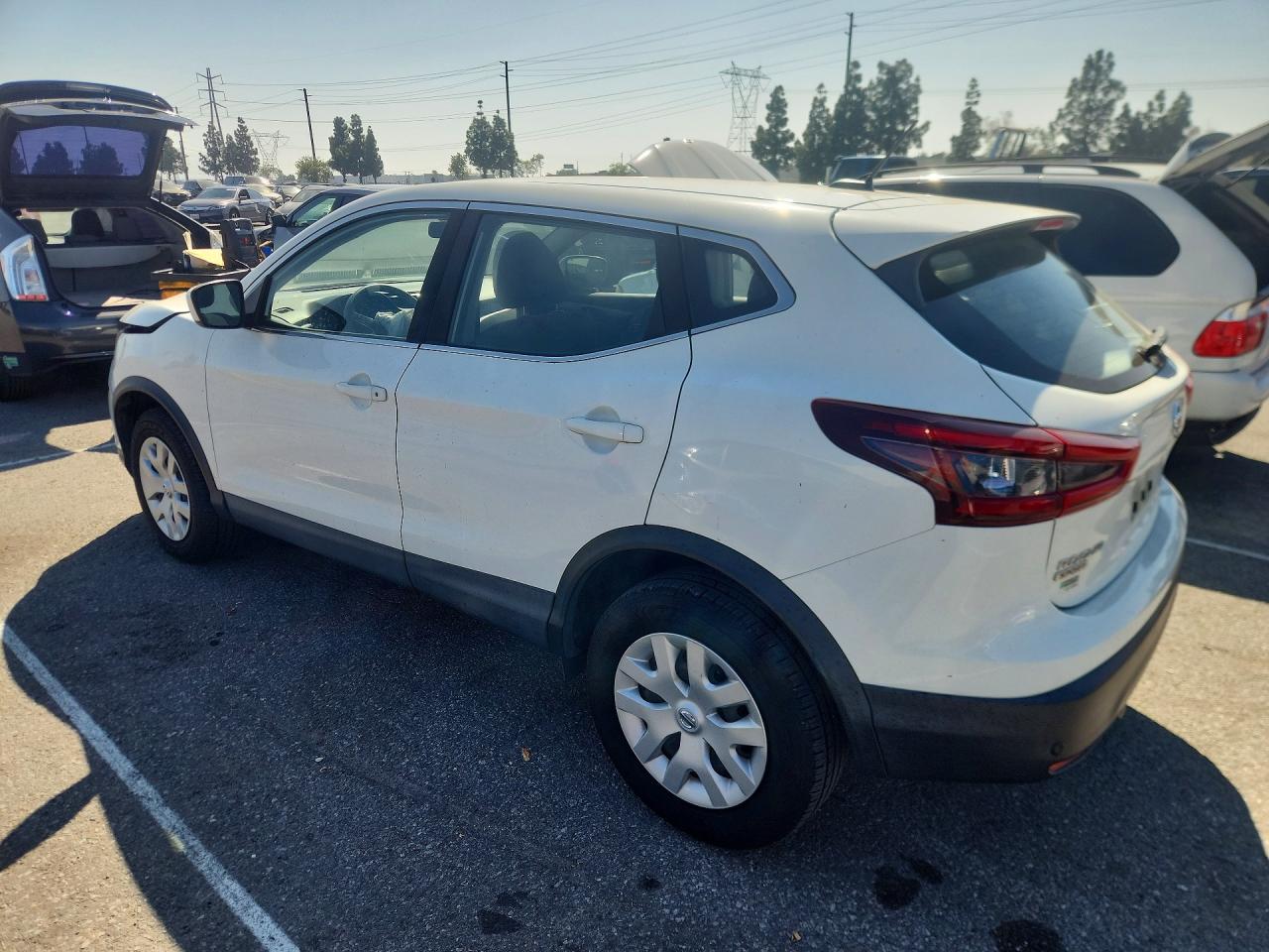2020 NISSAN ROGUE SPORT S photo 2