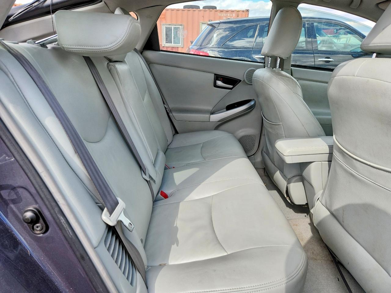 2011 TOYOTA PRIUS THREE photo 19