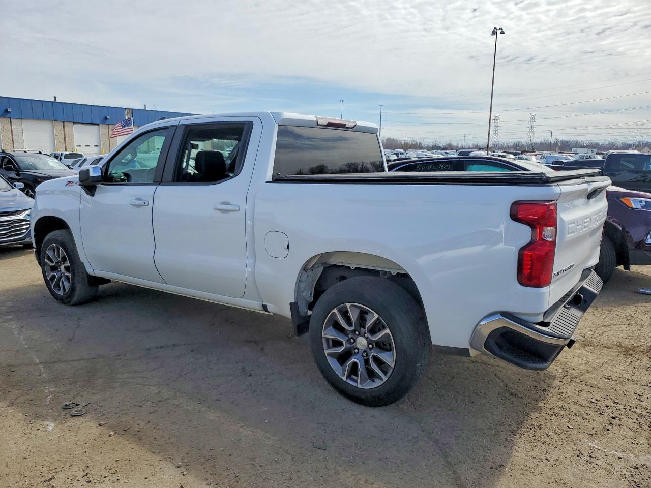 2021 CHEVROLET SILVERADO K1500 LT photo 4