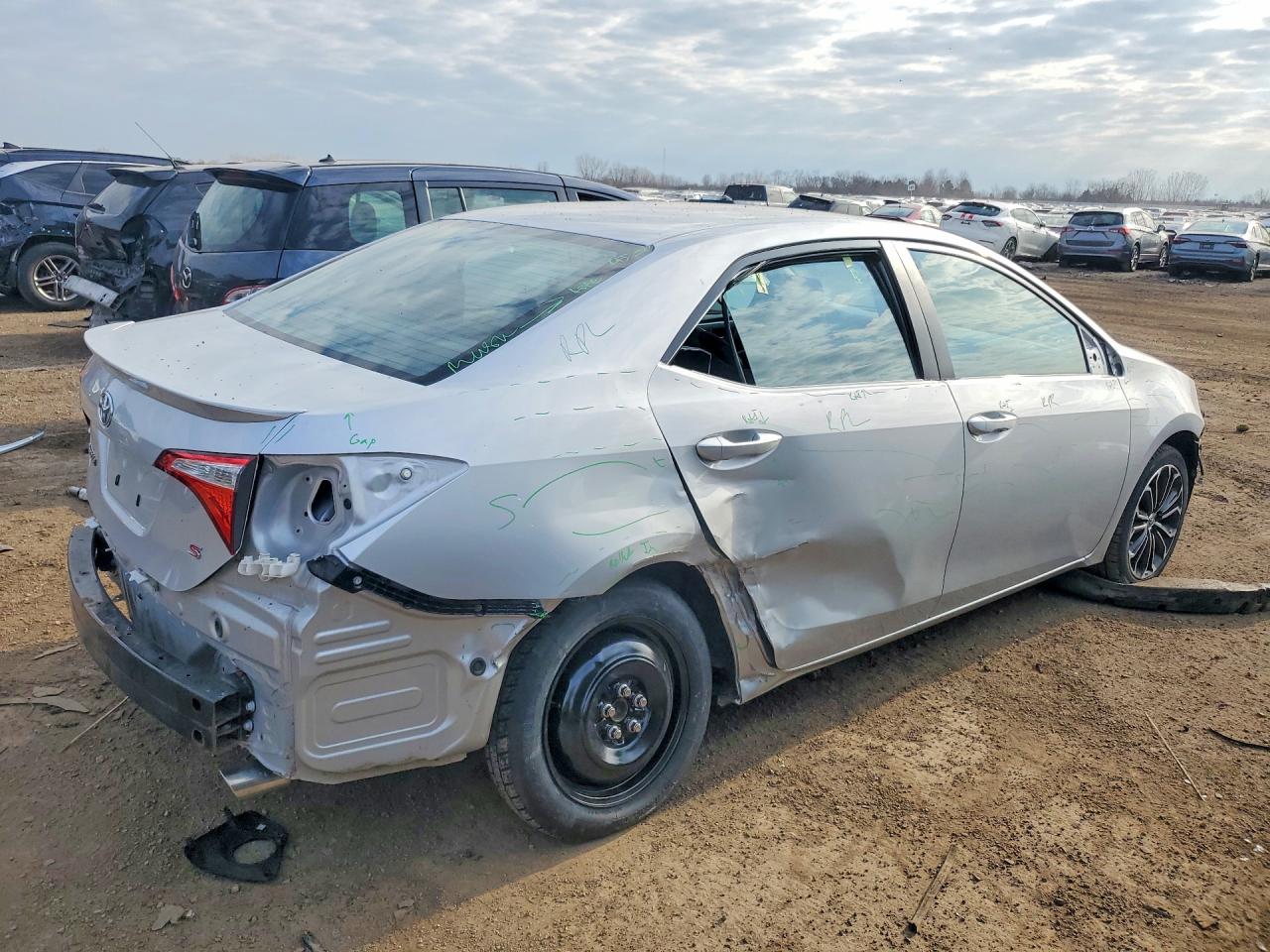 2015 TOYOTA COROLLA S PLUS photo 3