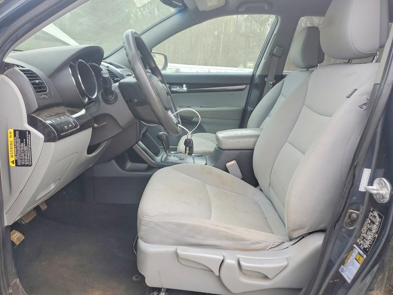 2011 KIA SORENTO LX photo 19