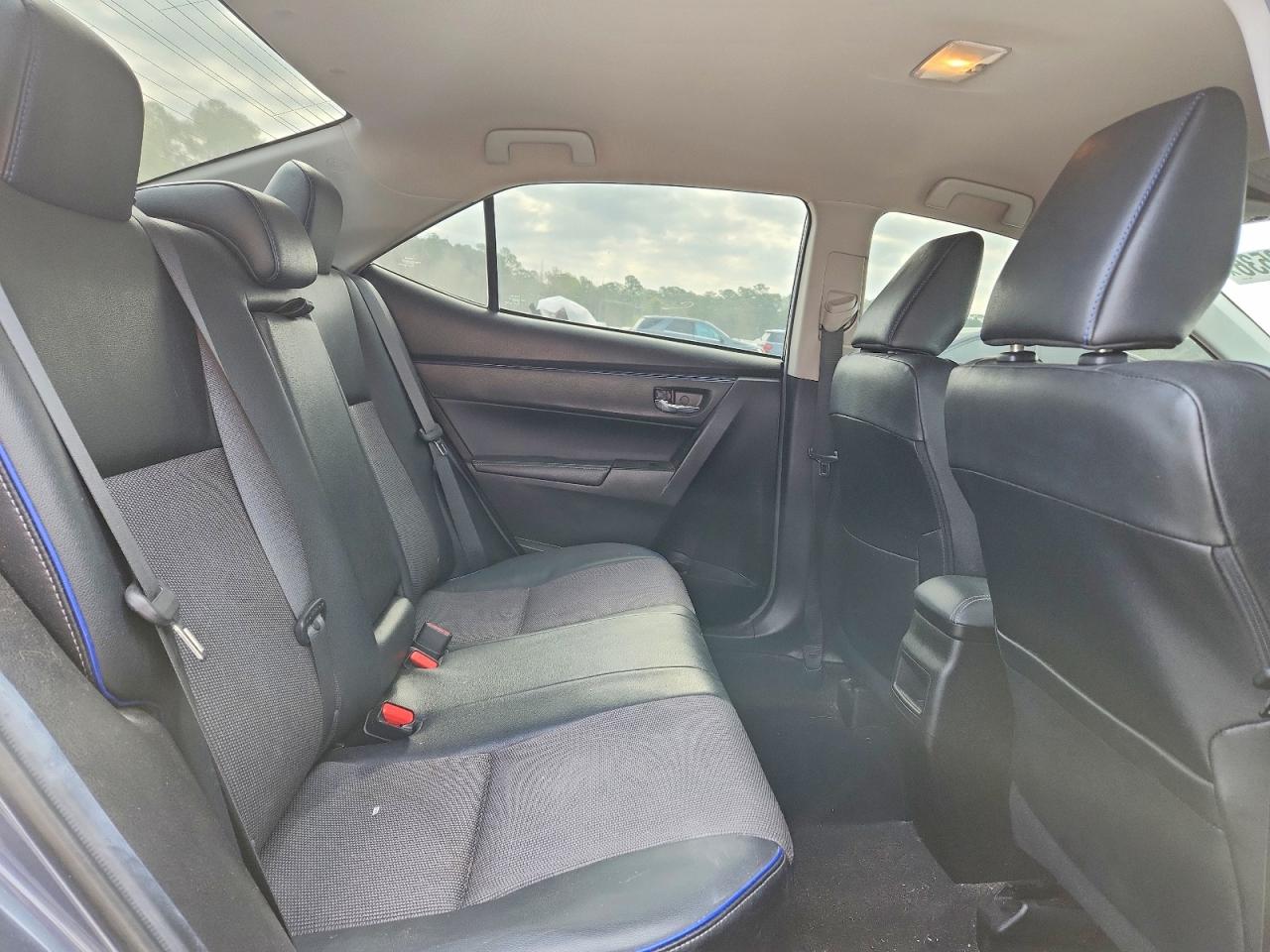 2019 TOYOTA COROLLA SE photo 28