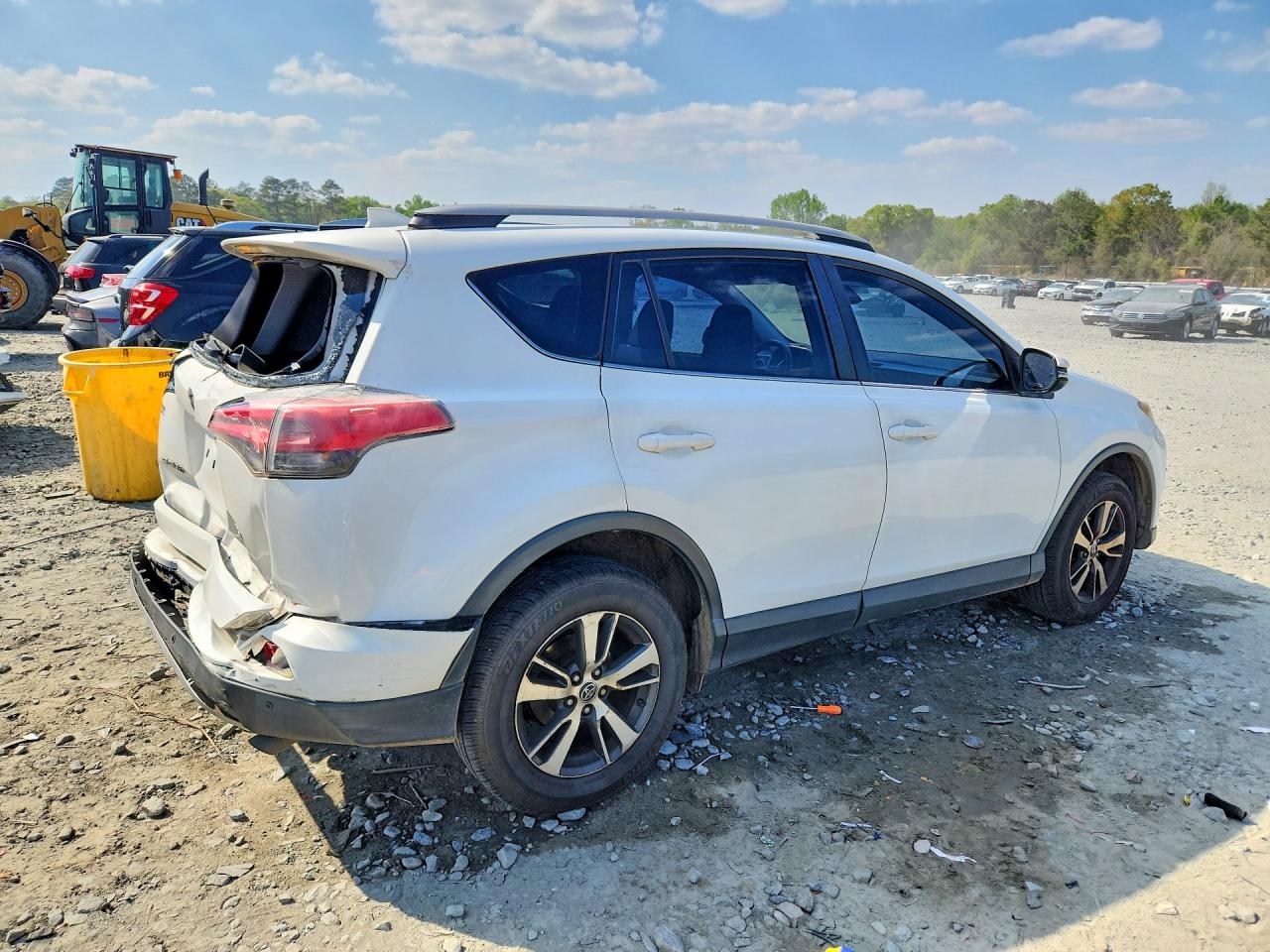 2018 TOYOTA RAV4 XLE photo 5