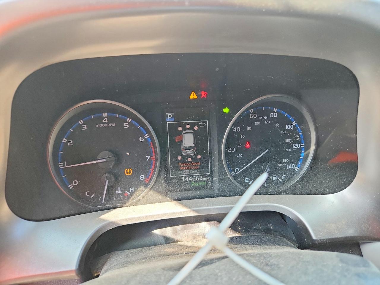 2018 TOYOTA RAV4 XLE photo 17