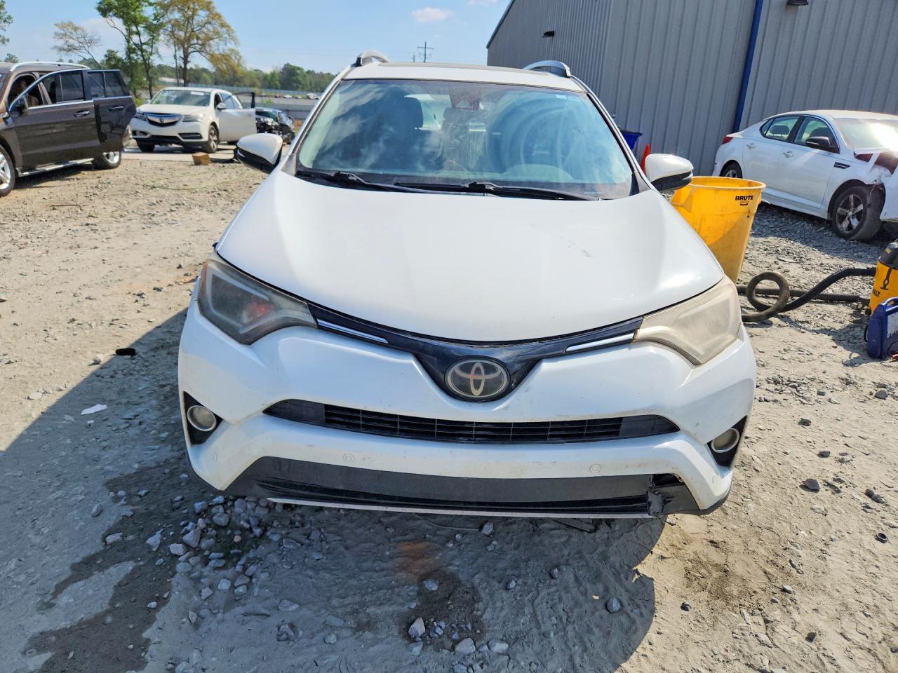2018 TOYOTA RAV4 XLE photo 9